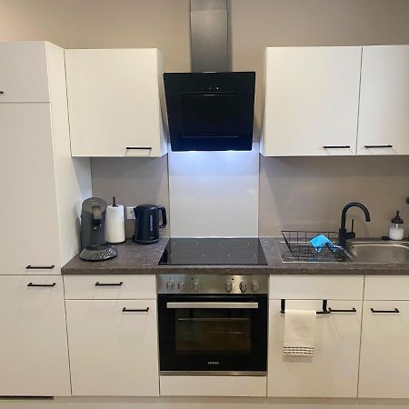 Moderne Ferienwohnung Mit Balkon Herxheim Bagian luar foto