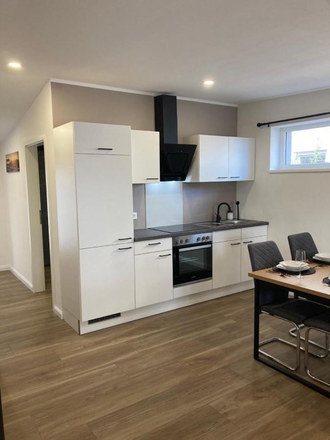 Moderne Ferienwohnung Mit Balkon Herxheim Bagian luar foto