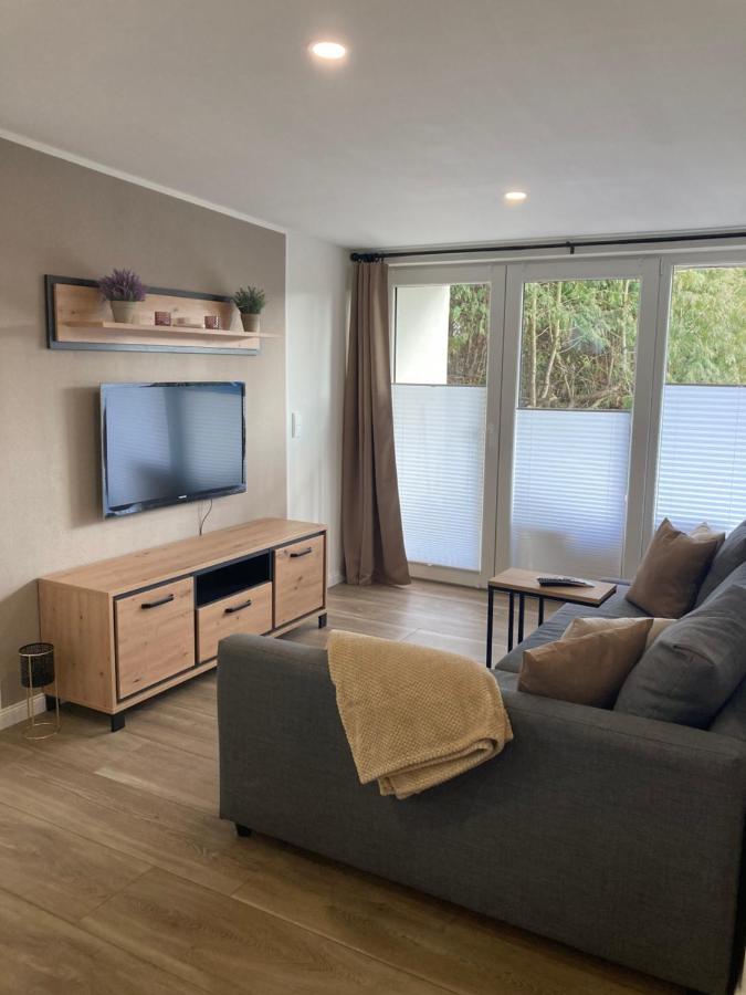 Moderne Ferienwohnung Mit Balkon Herxheim Bagian luar foto